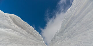 4~6월, 1년에 단 두 달만 개방… 최대 20m ‘눈의 대계곡’ 설벽 체험