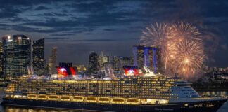 디즈니 크루즈 첫 아시아 모항 싱가포르…‘디즈니 어드벤처’ 명명식 개최