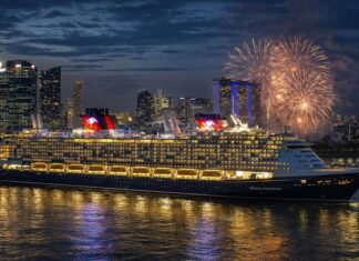 디즈니 크루즈 첫 아시아 모항 싱가포르…‘디즈니 어드벤처’ 명명식 개최